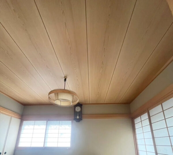 【弥富市】天井クロス貼り替え工事|雨漏りでカビが広がった天井を修繕し、清潔で安心できる室内に