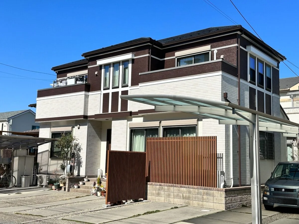 【一宮市】外構フェンス取付工事｜ラティスからフェンスへ交換し、すっきりとした外まわりに